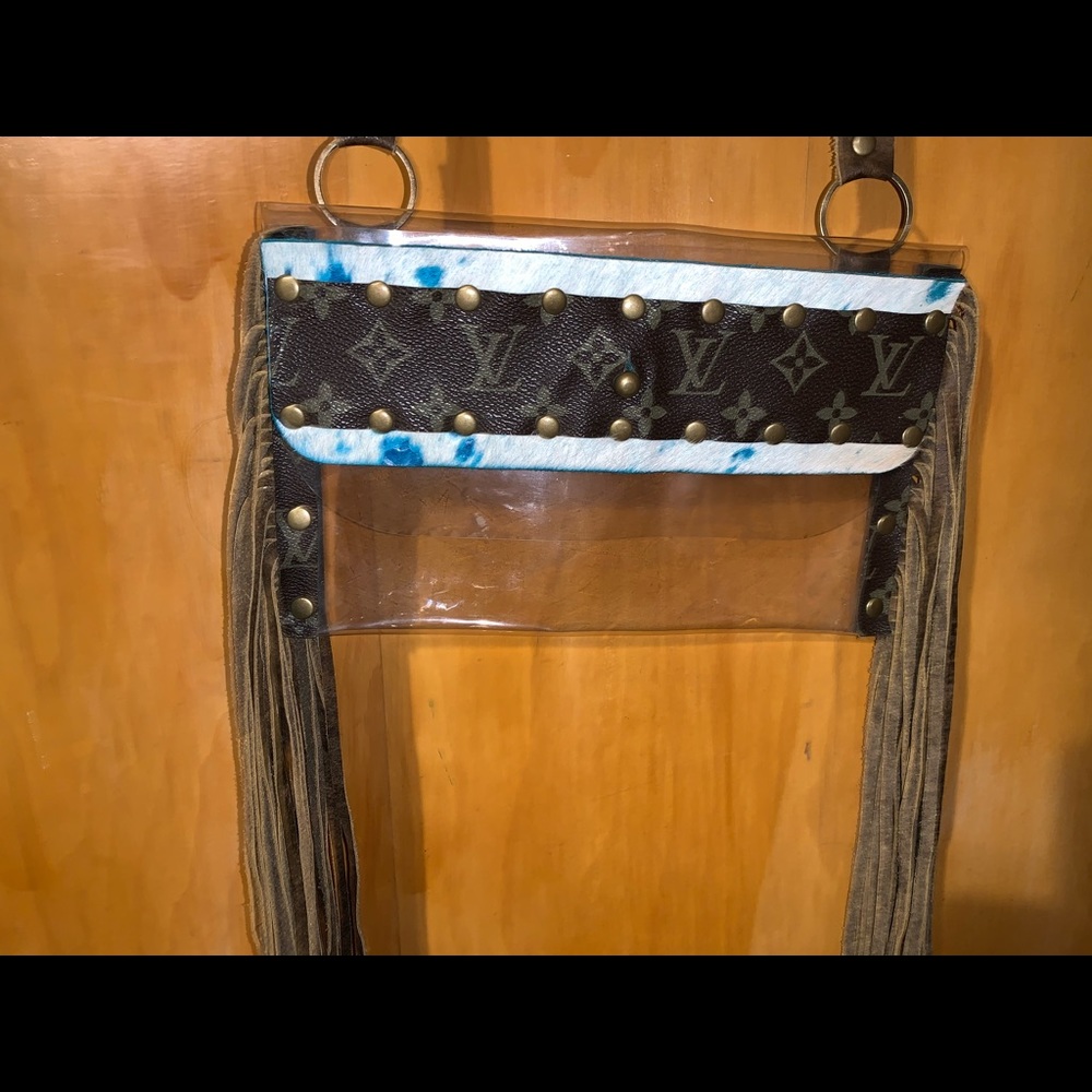 Authentic Louis Vuitton clear purse/stadium bag!